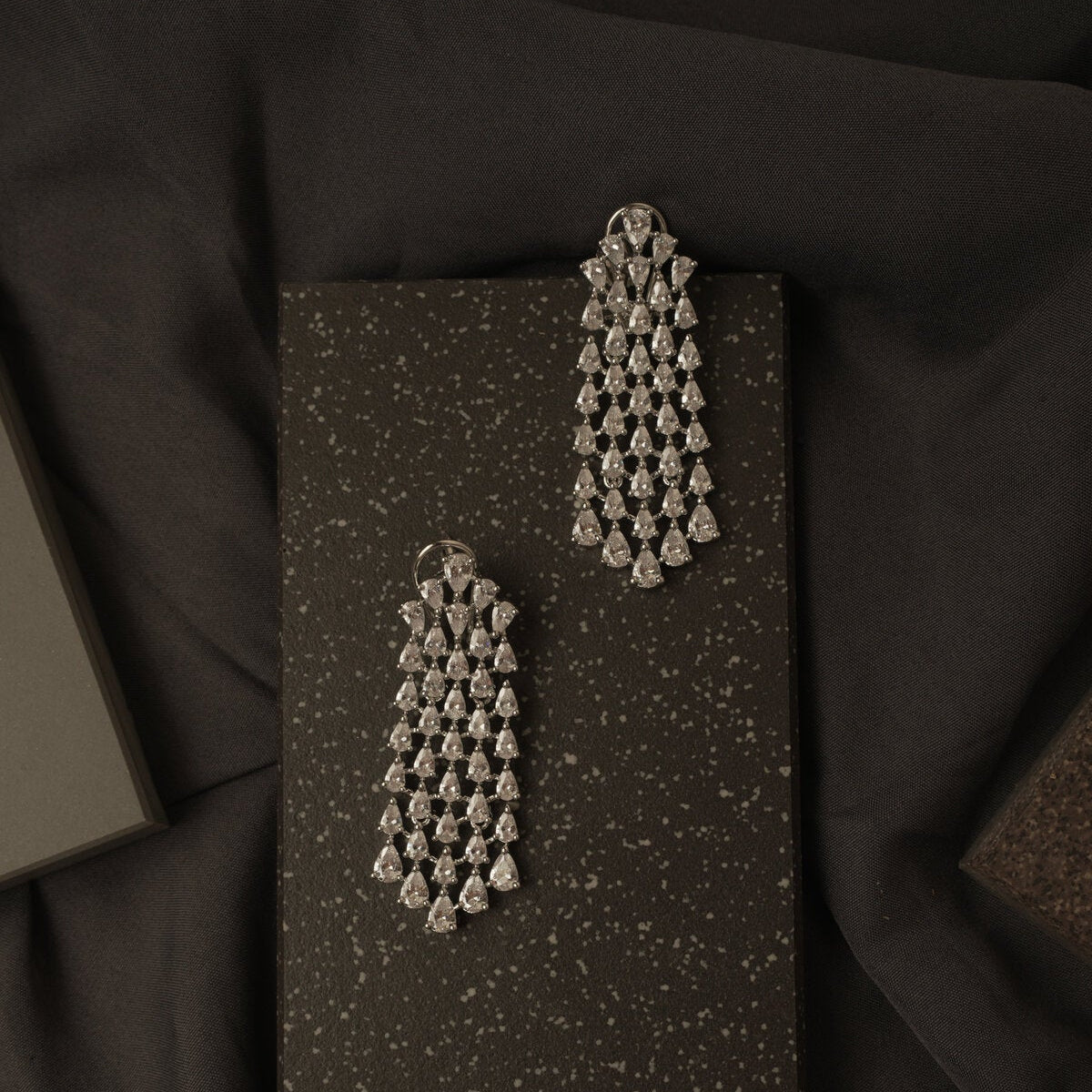 LUNA DIAMOND EARRING