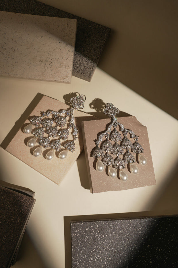 DIAMOND CHANDELIER PEARL DROP