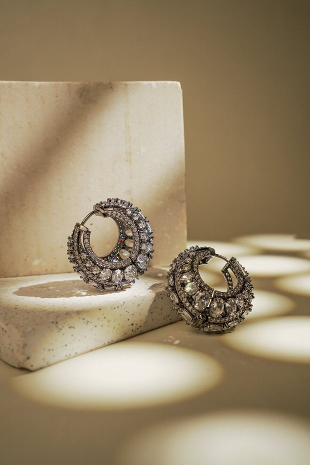 WHITE VINTAGE HOOPS