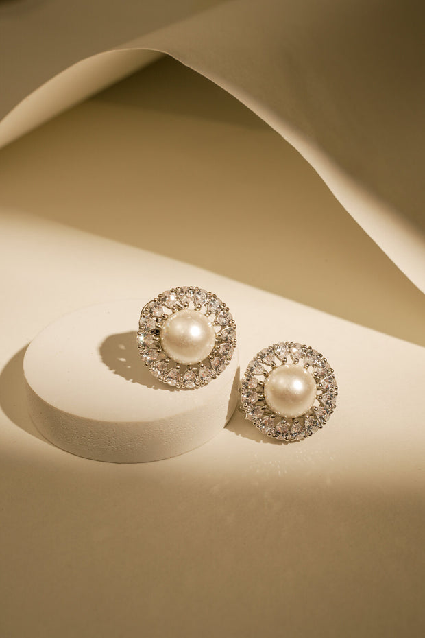 PEARL STUDS