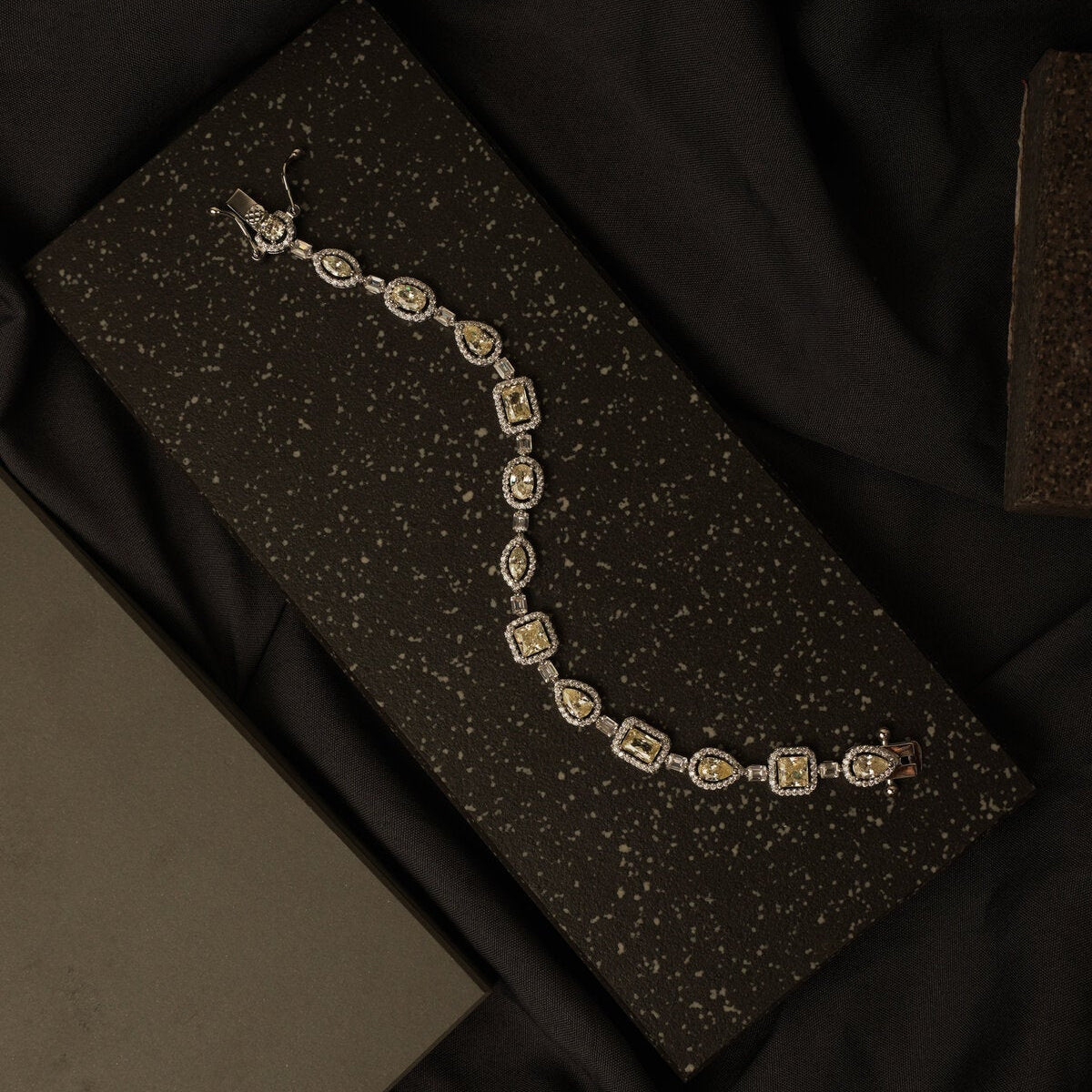 MULTI SHAPE HALO TENNIS BRACELET