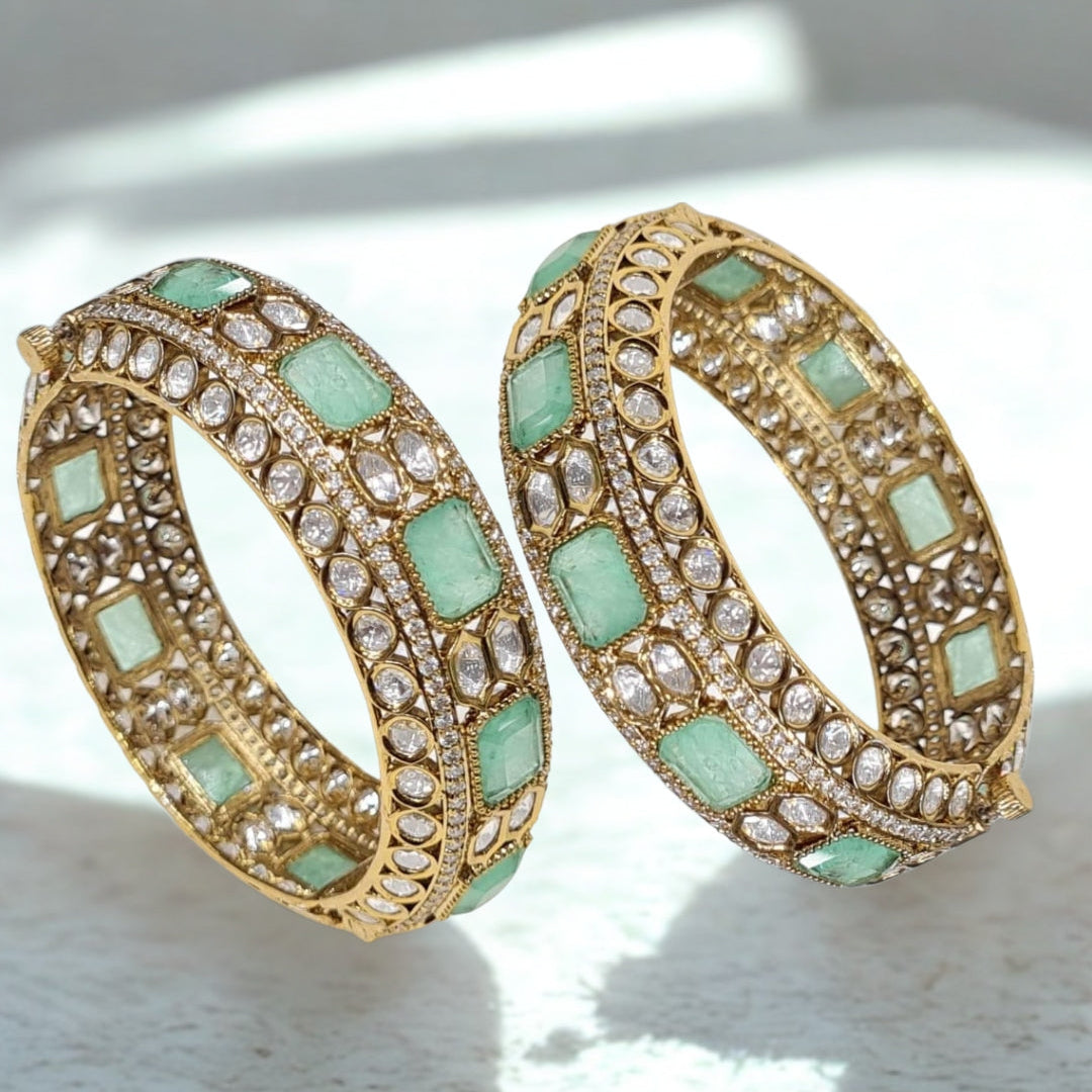 ADIRA RUSSIAN EMERALD KUNDAN BANGLES