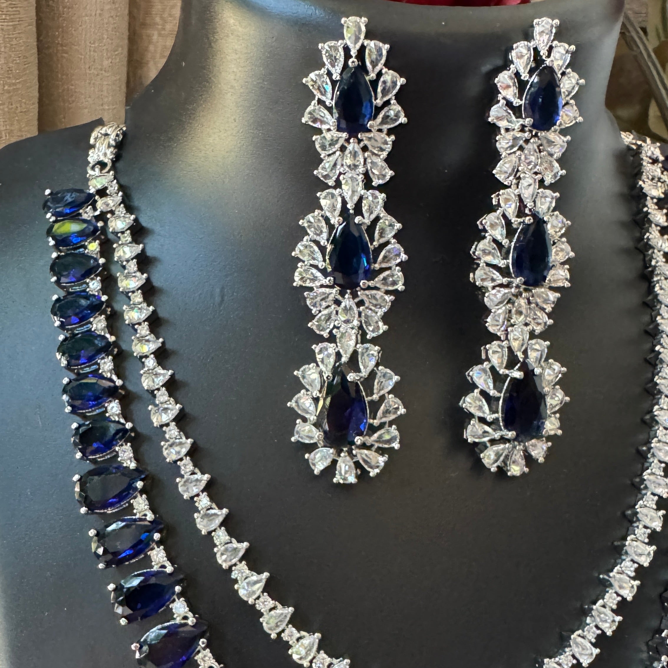 ANAISHA SAPPHIRE NECKLACE SET WITH EARRINGS