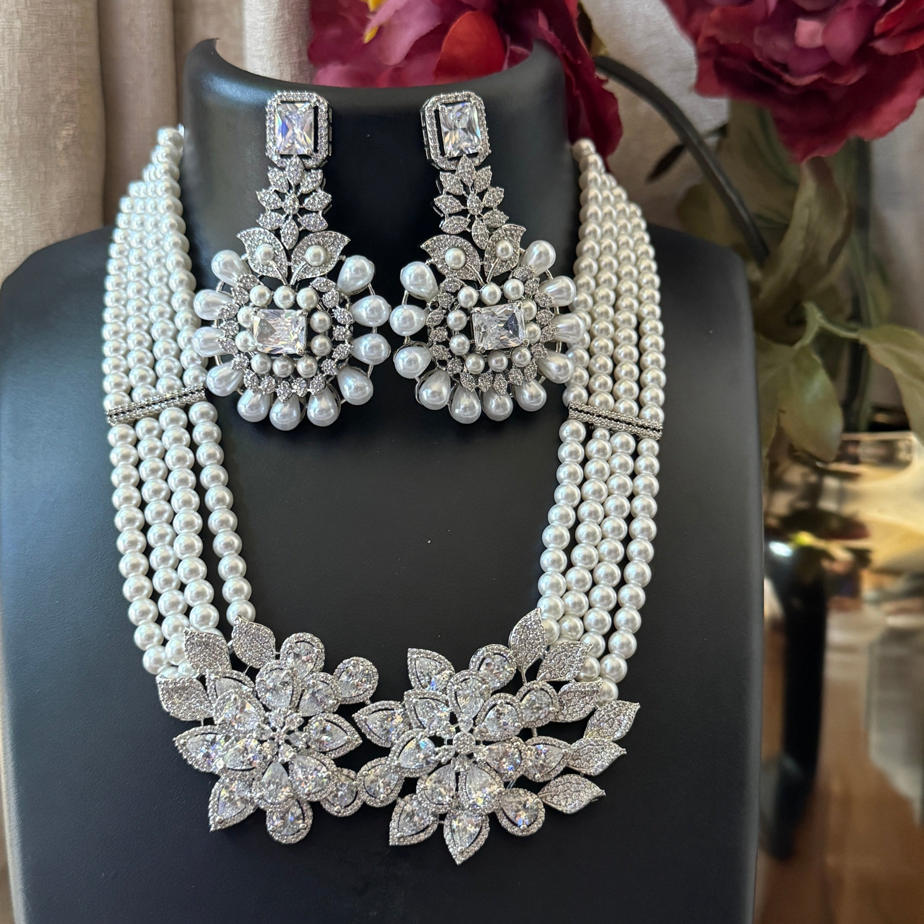 PETAL PEARL NECKLACE SET