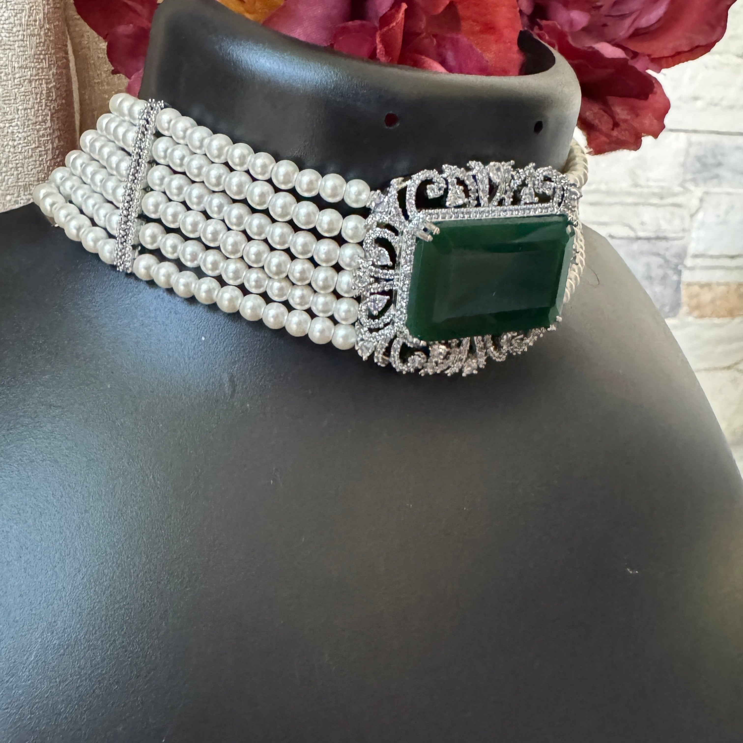 PEARL EMERALD CHOKER NECKLACE SET