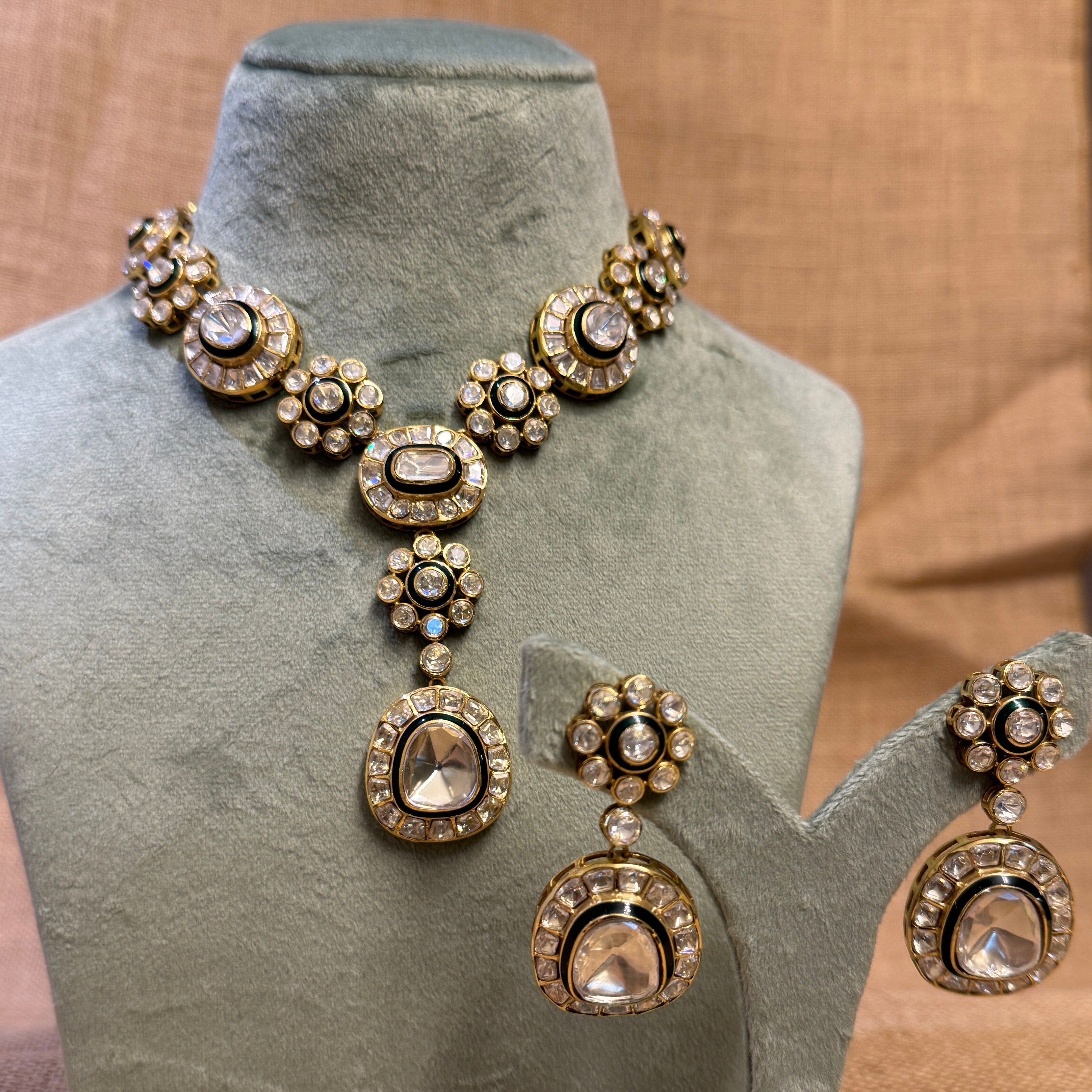 RAANI JADAU SET