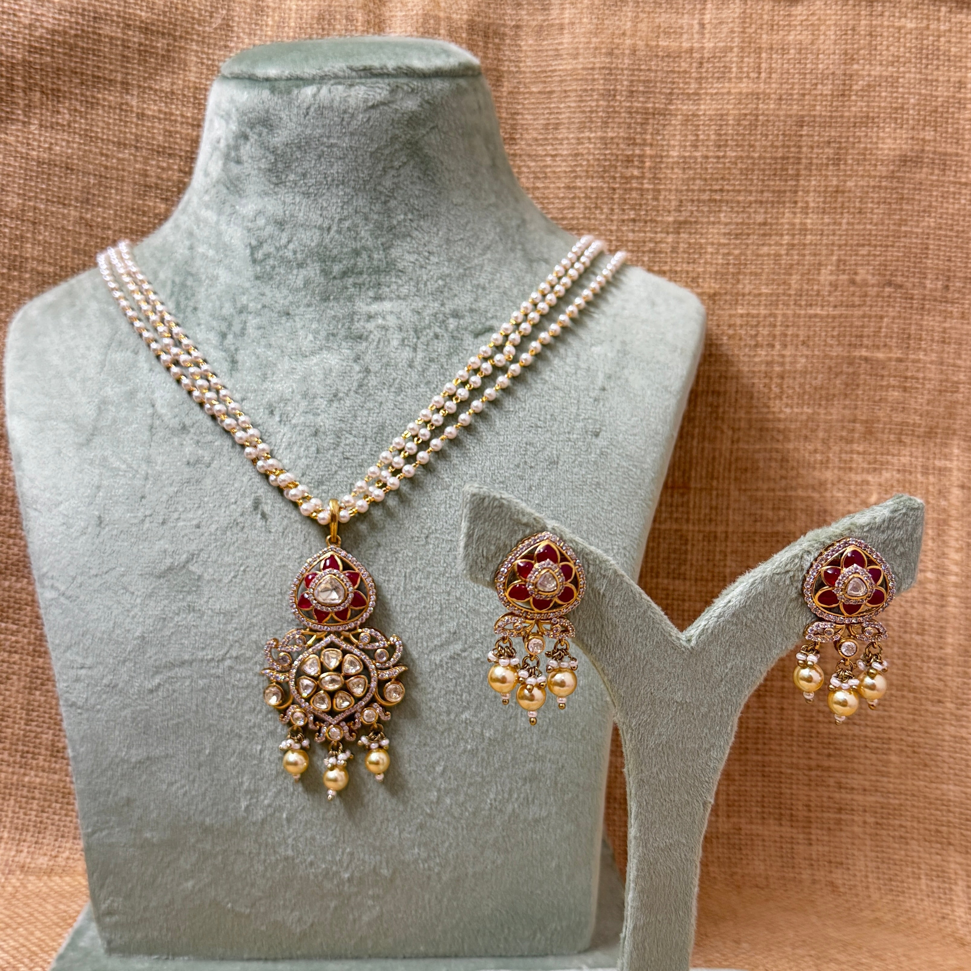 PEARL MEHER PENDANT SET