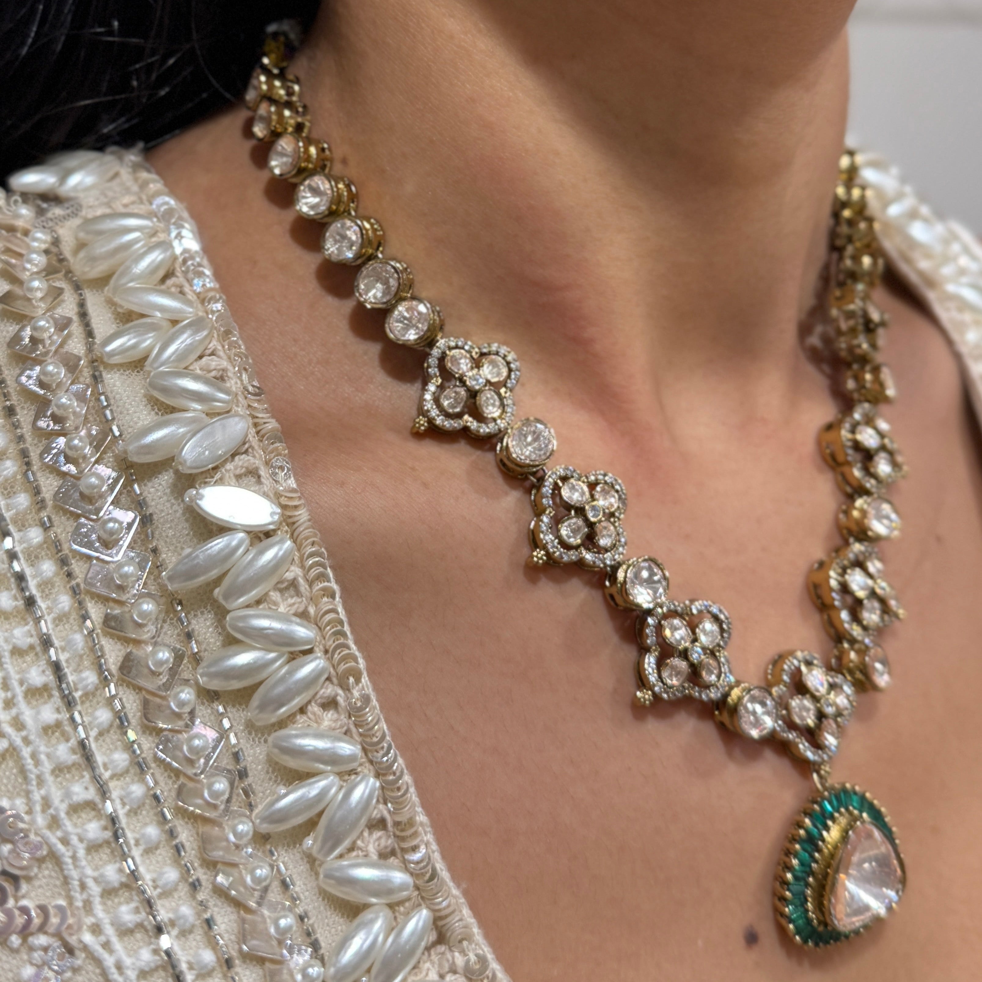 EMEENA DROP NECKLACE SET